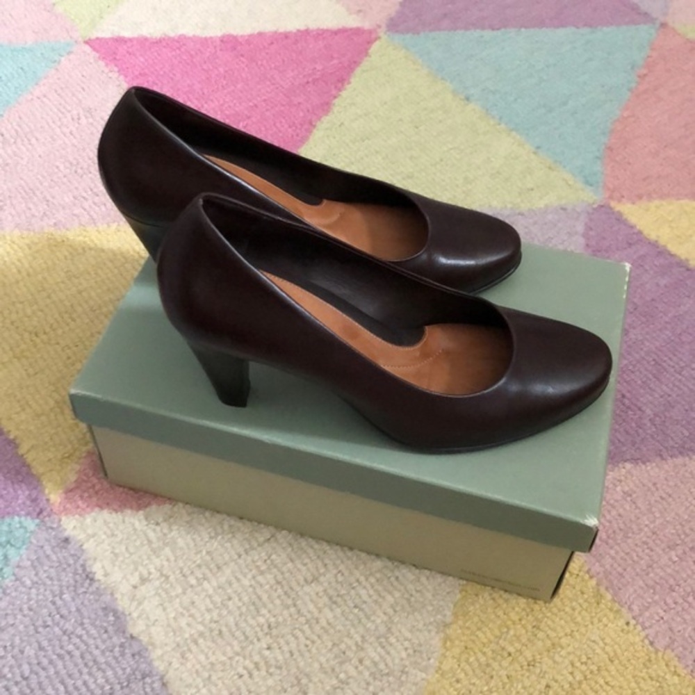 Nurture Hershey Brown Leather Pumps